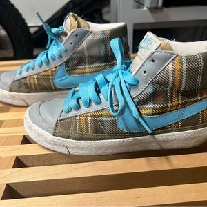 Nike Mid School Girl Blazers